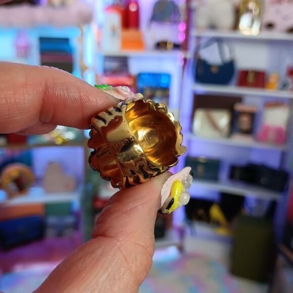 NIB Gucci Lion Head Crystal Cocktail Statement Ring Size 8.5 US - Picture 5 of 11